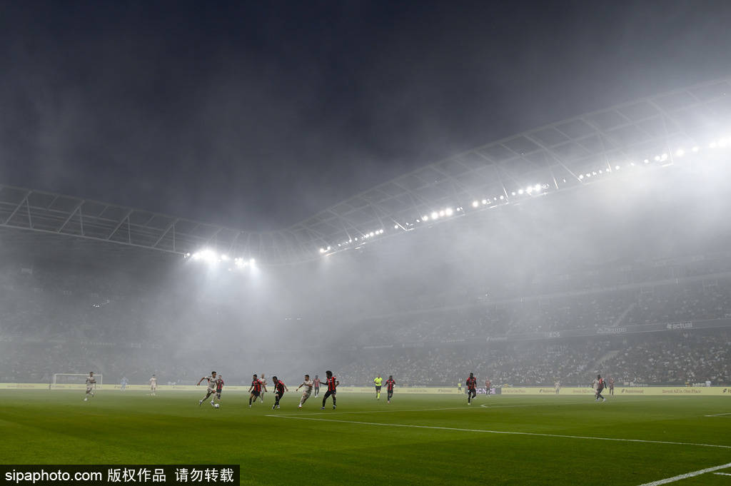 尼斯惨遭本菲卡双杀，主帅直言：欧冠舞台我们还不够格！